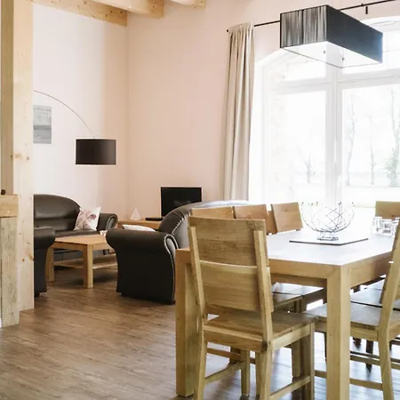 Gut-royum-grosse-diele Holiday home *
