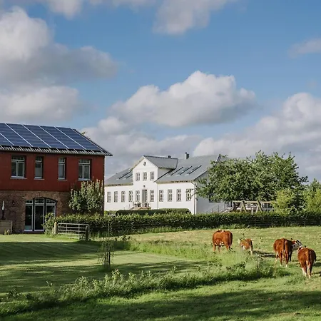 Semesterbostad Gut-royum-grosse-diele *